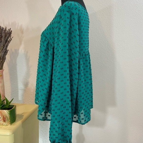 Long sleeve textured blouse - Picture 4 of 8